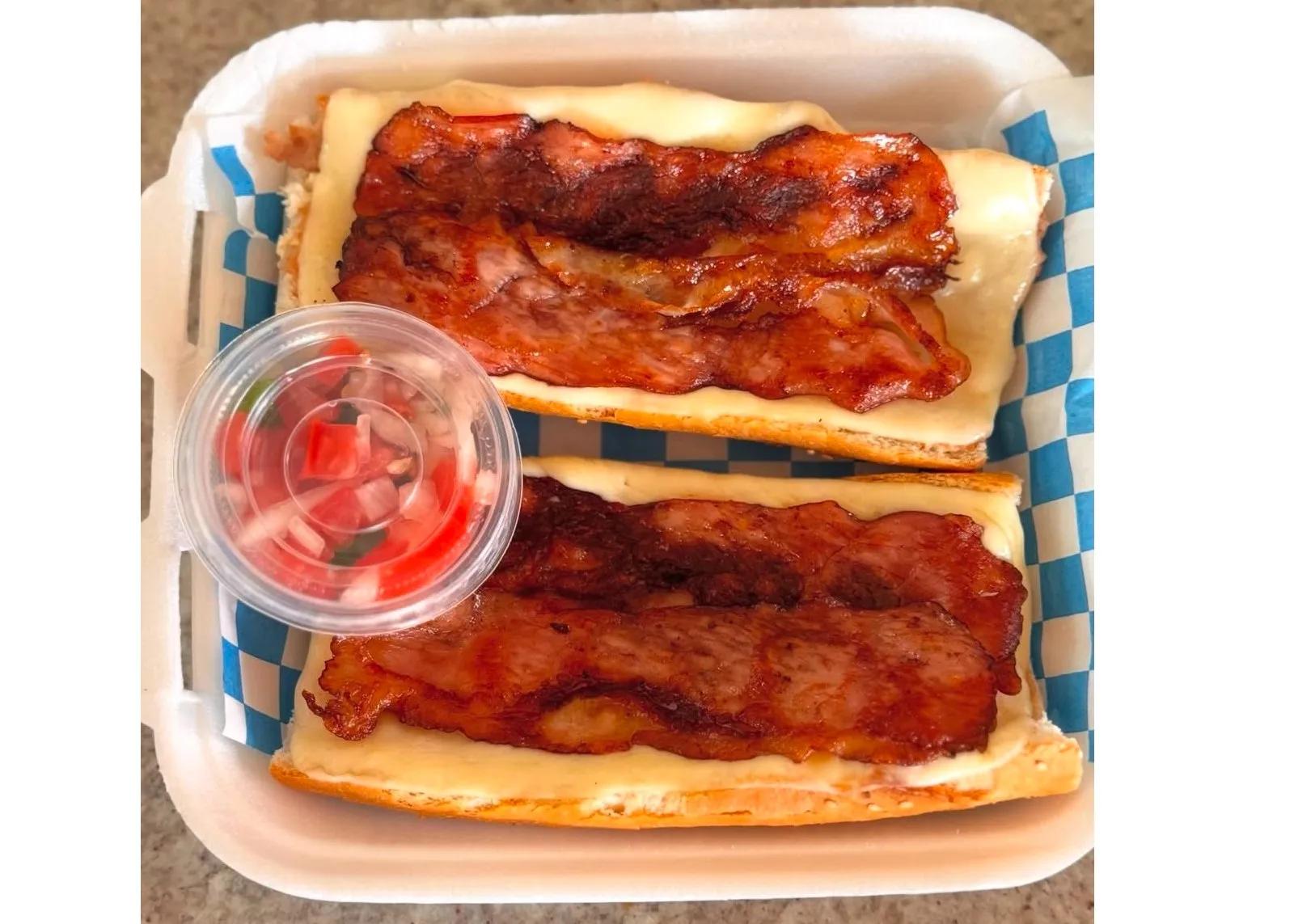 Popular item de Sorbos BREW: Molletes